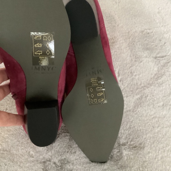 NWOT size 6 leather IMNYC plum colored boots - Picture 4 of 7